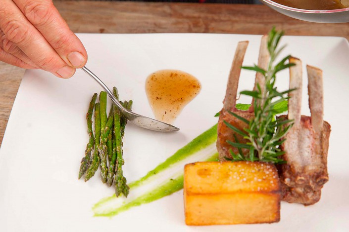 Agnello su salsa alla menta